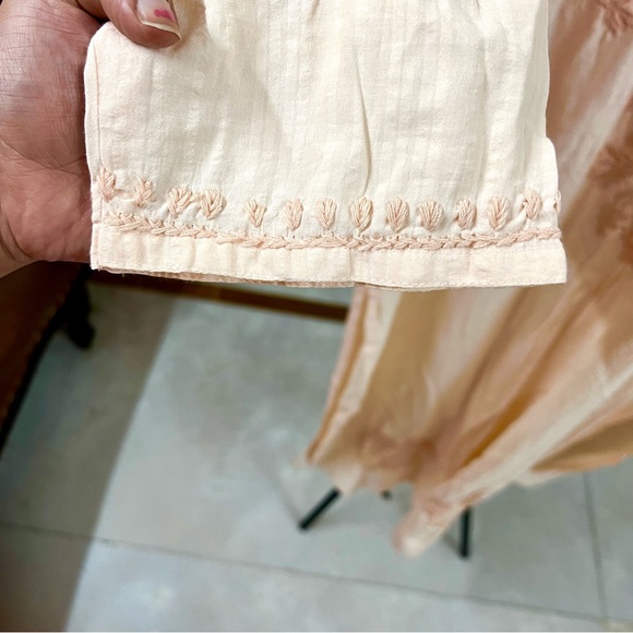 A beautiful breezy Kurta A casual in pastel peach cotton , thread embroidered - Picture 5 of 8